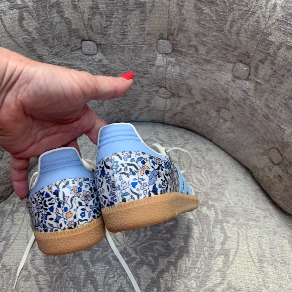 Samba X adidas liberty. Womens7; big kid 6 blue and White Floral Sneakers - Picture 9 of 11